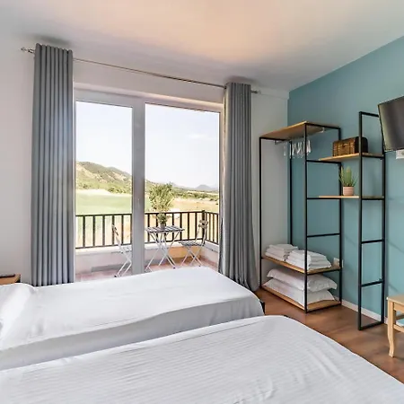 Lumo & Pool * Përmet