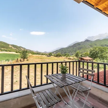 Lumo & Pool Villa Përmet