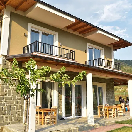 Lumo & Pool Villa Permet