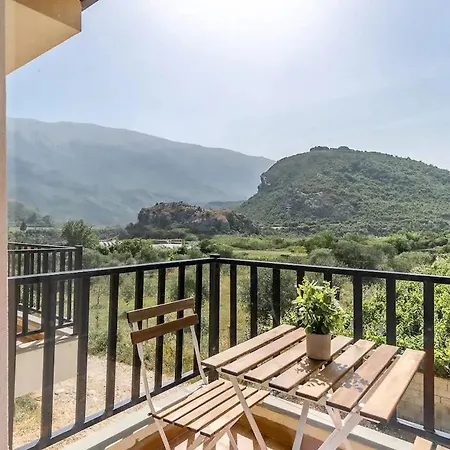 Villa Lumo & Pool Përmet