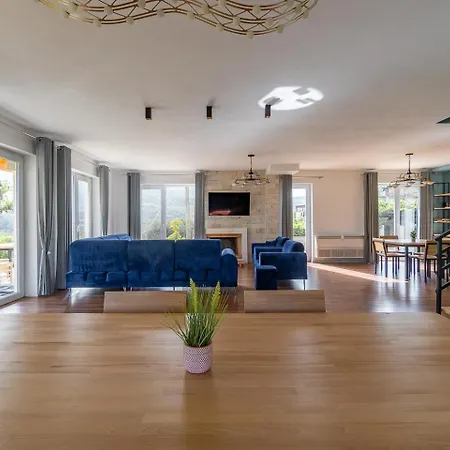 Bujtina Lumo & Pool Permet