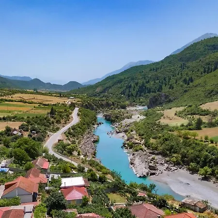 Villa Bujtina Lumo & Pool *