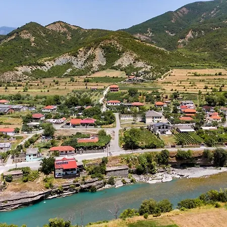 Villa Bujtina Lumo & Pool Përmet