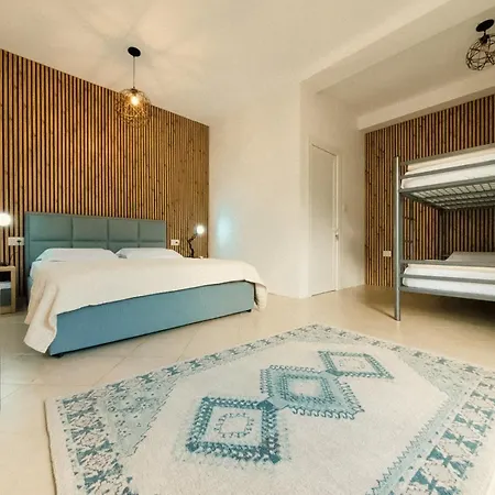 Bujtina Lumo & Pool Villa *