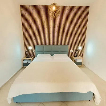 Bujtina Lumo & Pool Villa