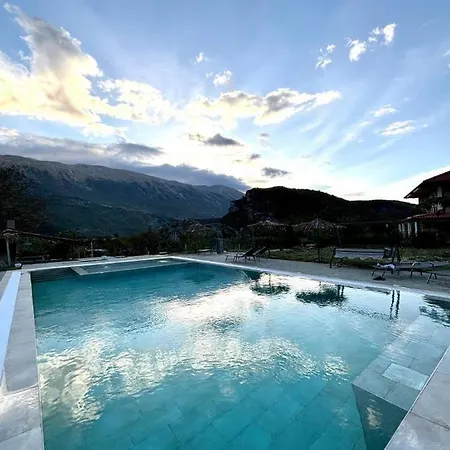 Vila Lumo & Pool Përmet