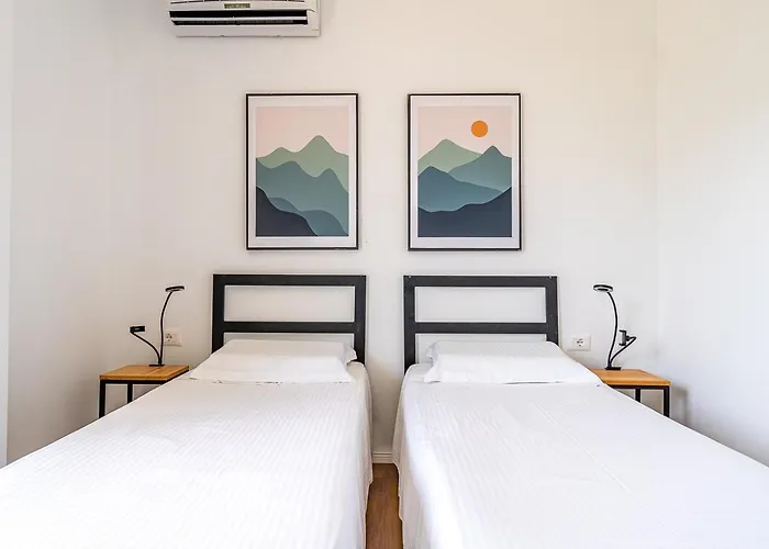 빌라 Lumo & Pool Përmet