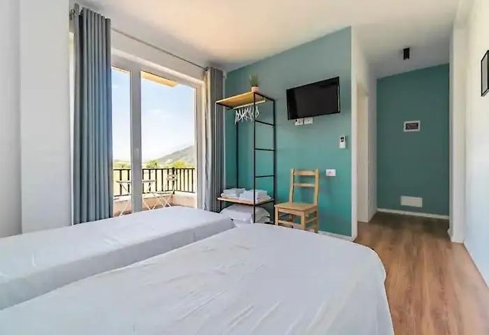 빌라 Lumo & Pool Përmet