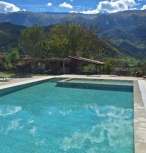 Lumo & Pool * Përmet